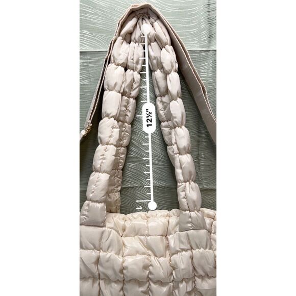 NWOT Unbranded ivory-colored puffer tote bag with matching clutch - Picture 6 of 10